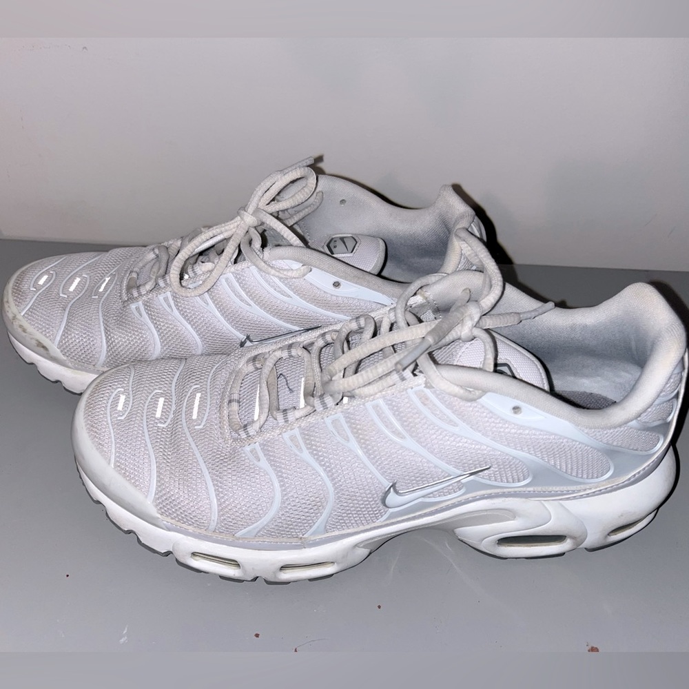 Women’s Nike Air Maxes🤍